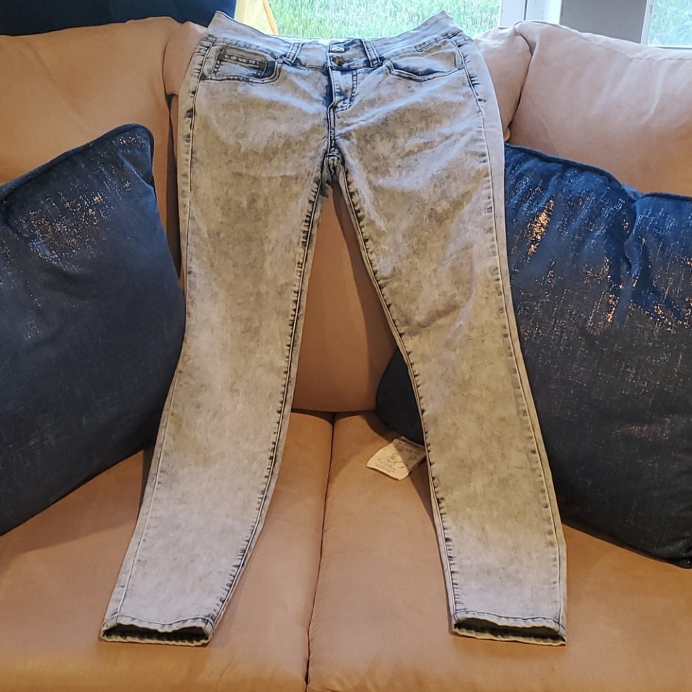 High waisted jeans